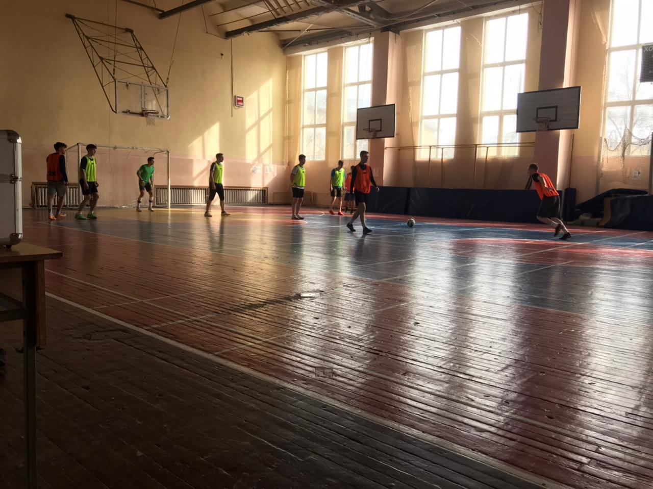 Стартовали межфакультетские соревнования ГУЗ по мини-футболу