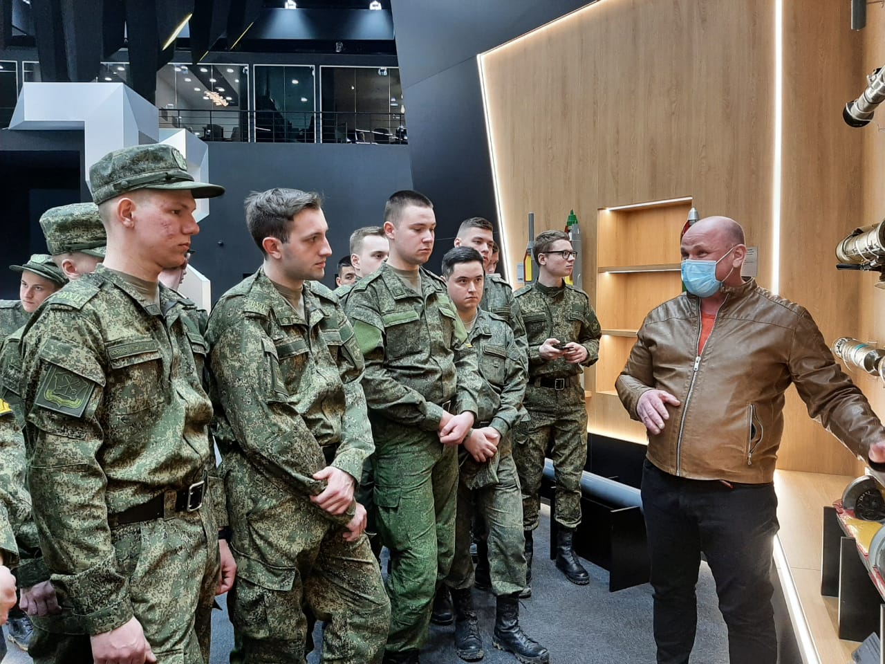 7 апреля 2021 г. преподаватели и студенты Военного учебного центра ГУЗ приняли участие в выездном комплексе занятий в Парке Патриот