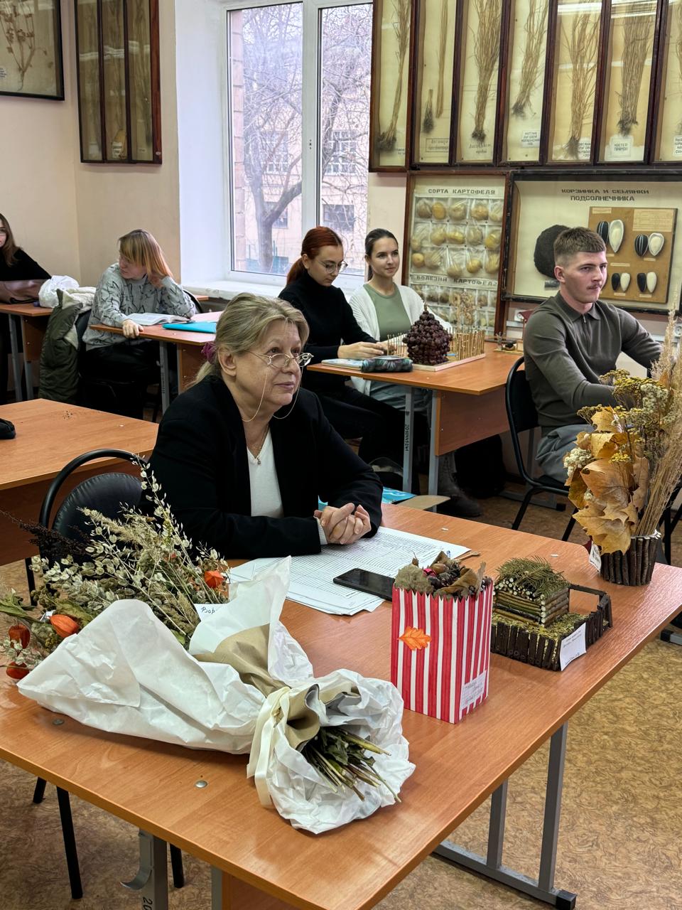 На кафедре цифрового земледелия ГУЗ открылась выставка "Краски осени"