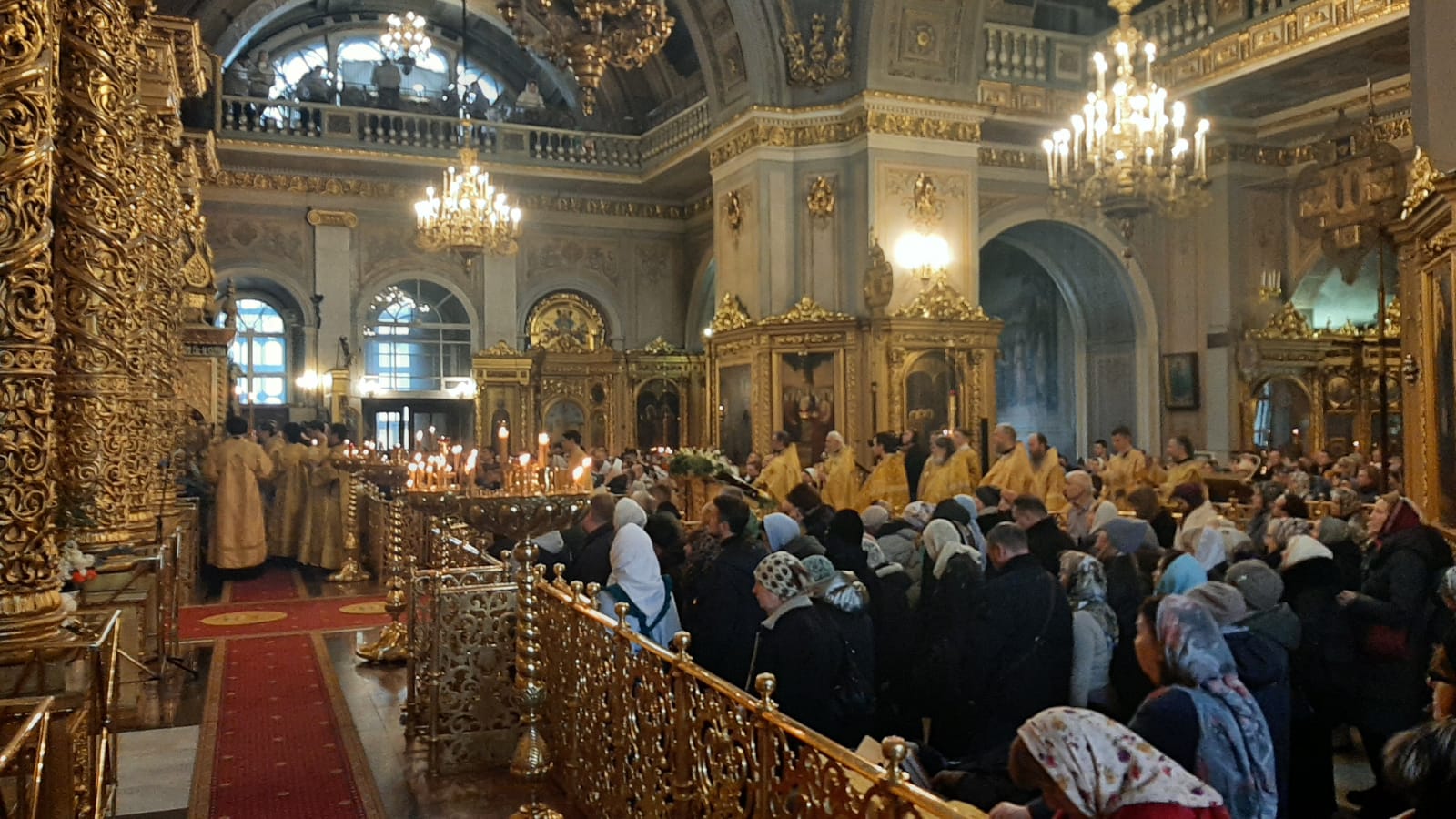 Праздничное богослужение в Богоявленском кафедральном соборе 25 февраля