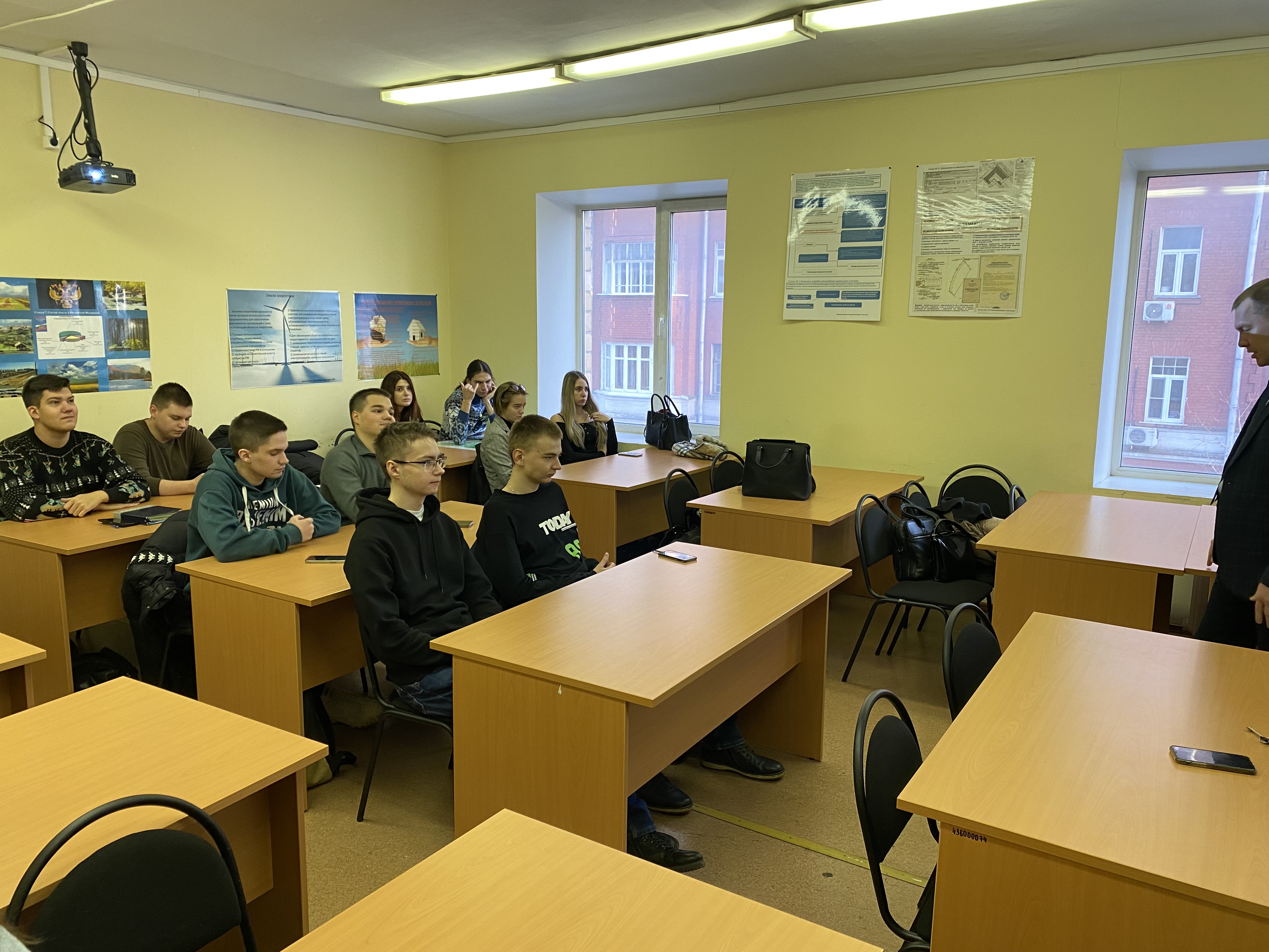 На факультете управления недвижимостью и права продолжается цикл открытых лекций, проводимых специалистами Департамента инвестиционной и промышленной политики г. Москвы