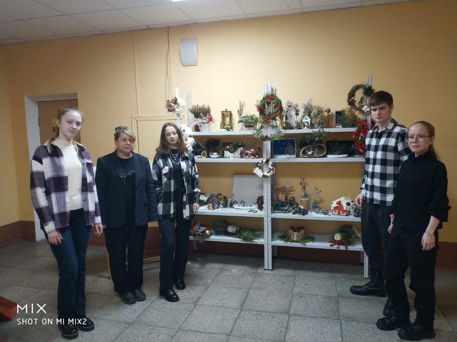 В рекреации ГУЗ открылась студенческая выставка «Зимняя фантазия» 