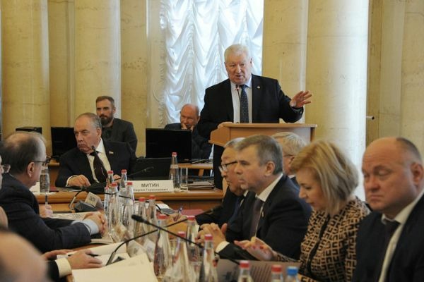 На совместном заседании Межведомственного координационного совета РАН, в котором приняли участие представители ГУЗ, обсудили актуальные проблемы земельной политики в России и пути их решения