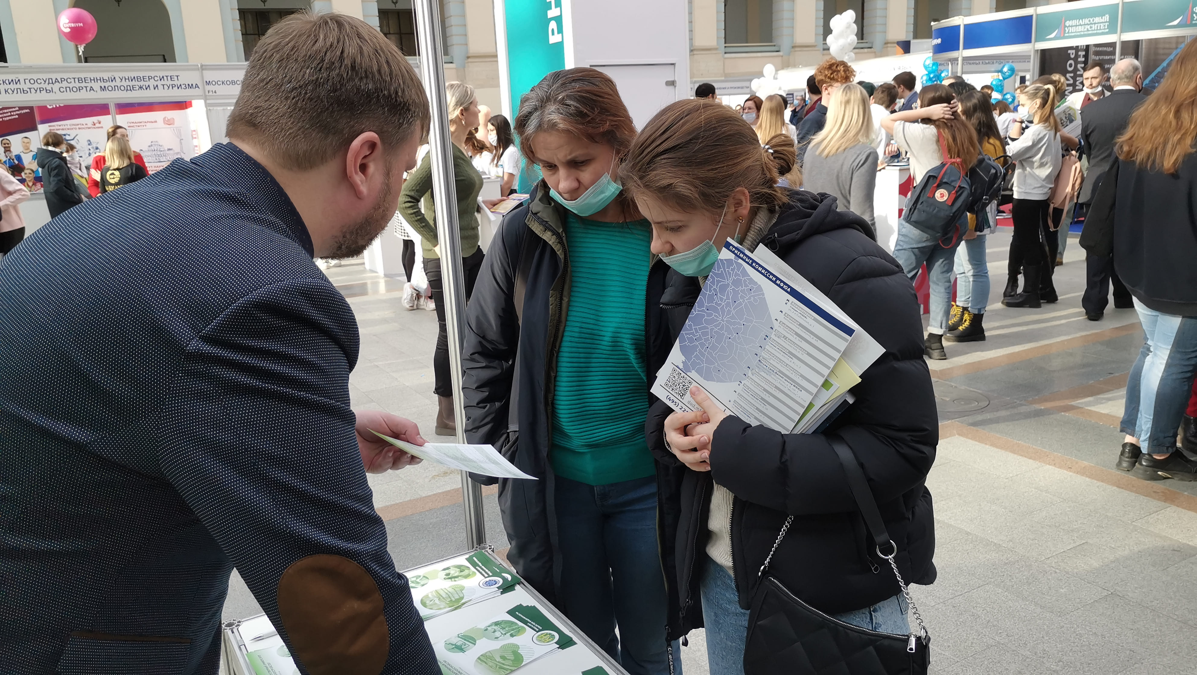 Государственный университет по землеустройству принял участие в 54-ой Московской международной выставке «Образование и карьера»