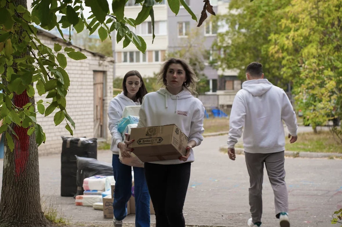 Представитель ГУЗ доставила гуманитарную помощь в Мариуполь в рамках акции «Время добра»