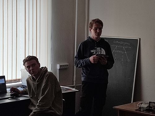 На кафедре высшей математики и физики состоялась вторая студенческая конференция- выставка «Физические опыты»