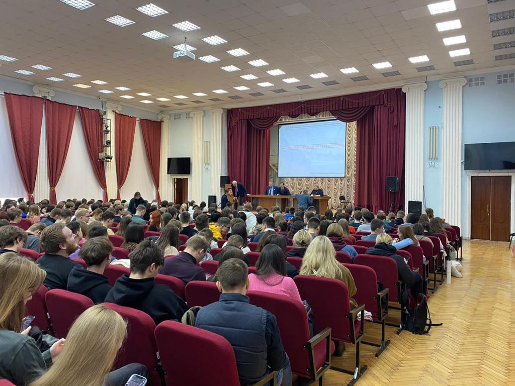 13 февраля в Государственном университете по землеустройству прошли занятия со студентами всех курсов и факультетов по действию работников и обучающихся университета при вооруженном нападении