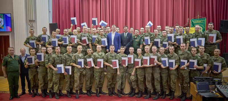 Выпускники ГУЗ: профессионалы и защитники Отечества