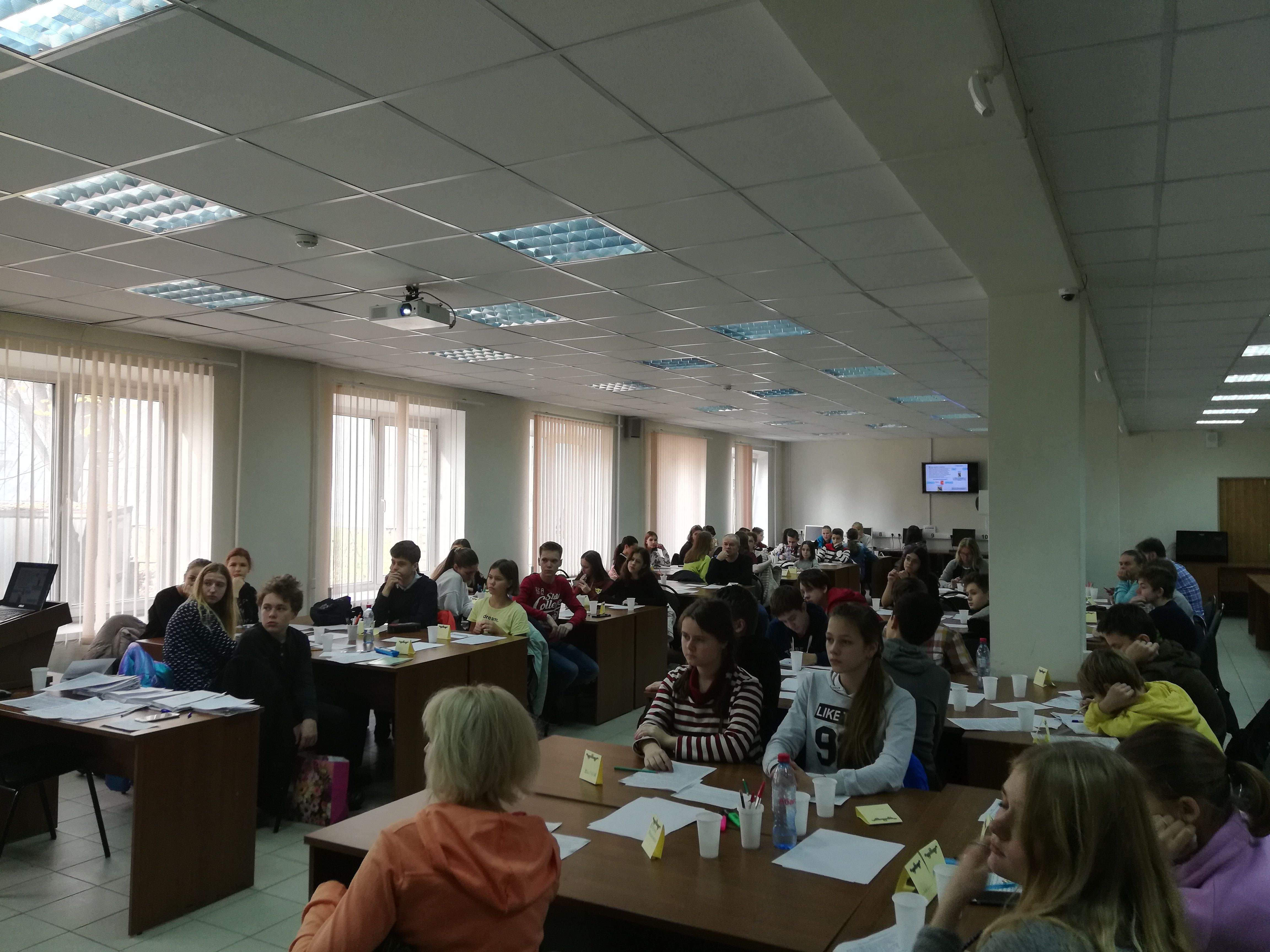 26 октября 2019 года в рамках образовательного проекта «Университетские субботы» преподаватели кафедры социально-гуманитарных дисциплин ГУЗ провели тренинг «ТРИЗ и креативные методы поиска решений»