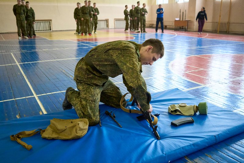 Ловкость, сила и скорость: студенты Военного учебного центра ГУЗ сразились в турнире