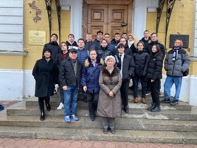 Студенты и преподаватели факультета Управления недвижимостью и права побывали на экскурсии в Центральном музее МВД России
