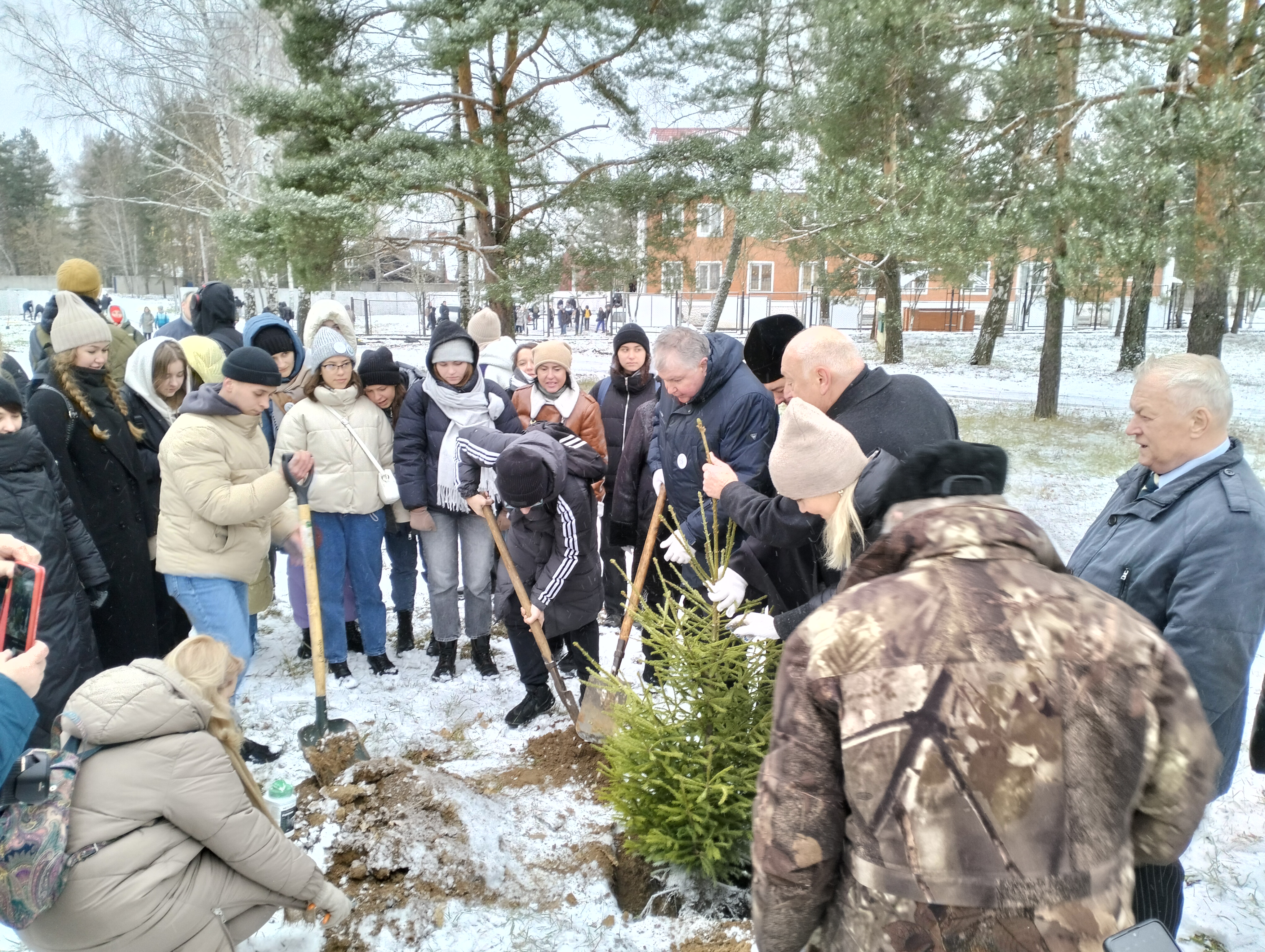 Дубовый сквер «ЗЕЛЕНАЯ ДУБРАВА» в честь 100-летия кафедры цифрового земледелия и ландшафтной архитектуры