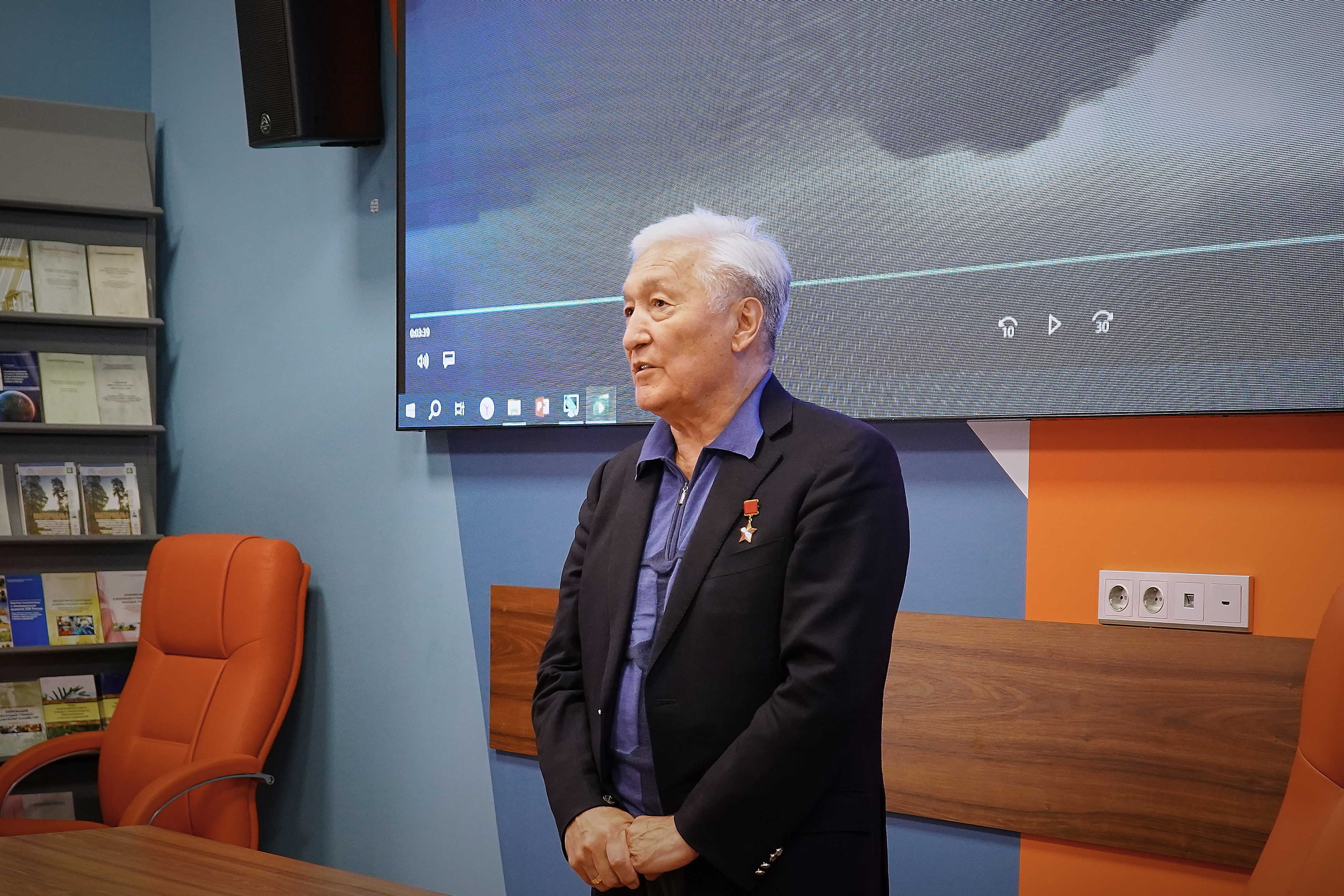«Мастерство — это искусство выживания»: Герой Советского Союза Валерий Очиров встретился со студентами ГУЗ