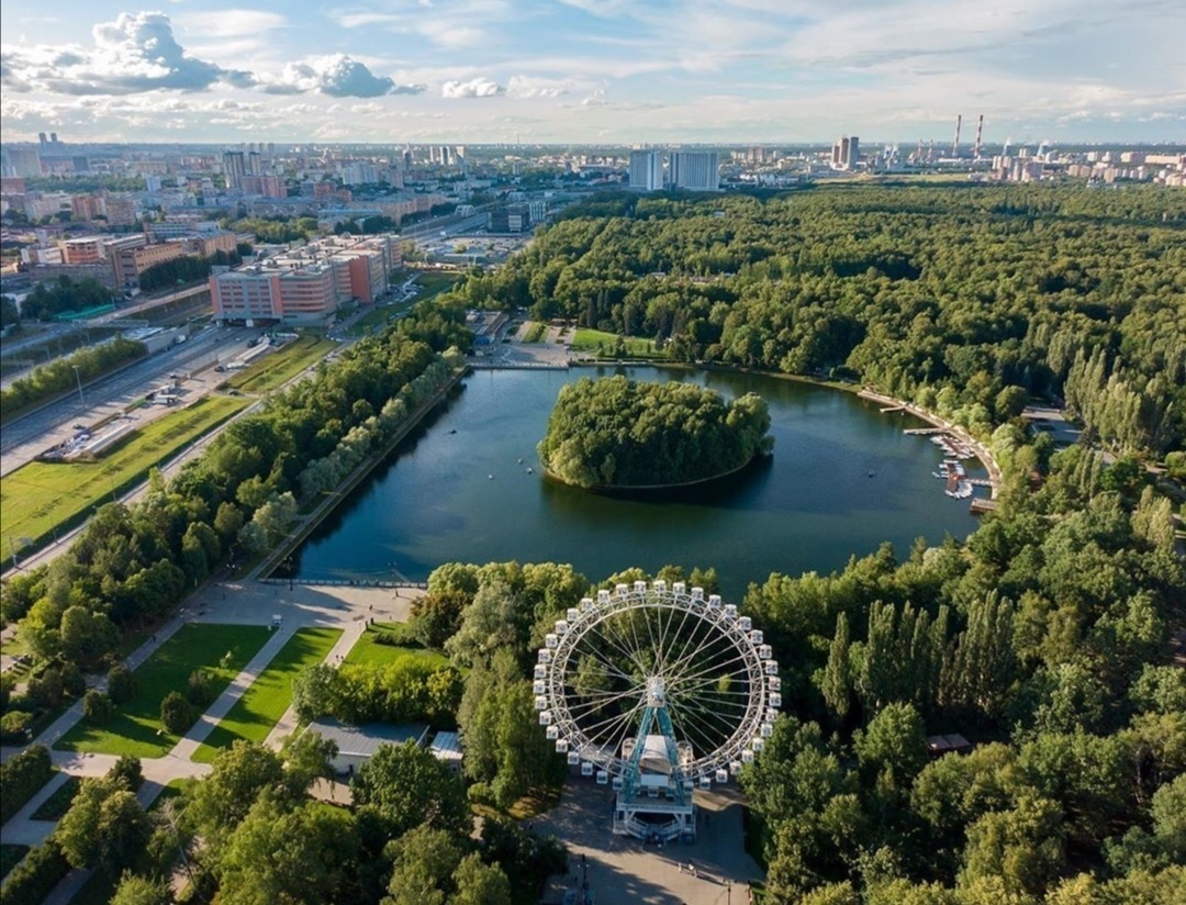 Учебный процесс 2020-2021 года вышел на финишную прямую - в Государственном университете по землеустройству начались учебные и производственные практики.