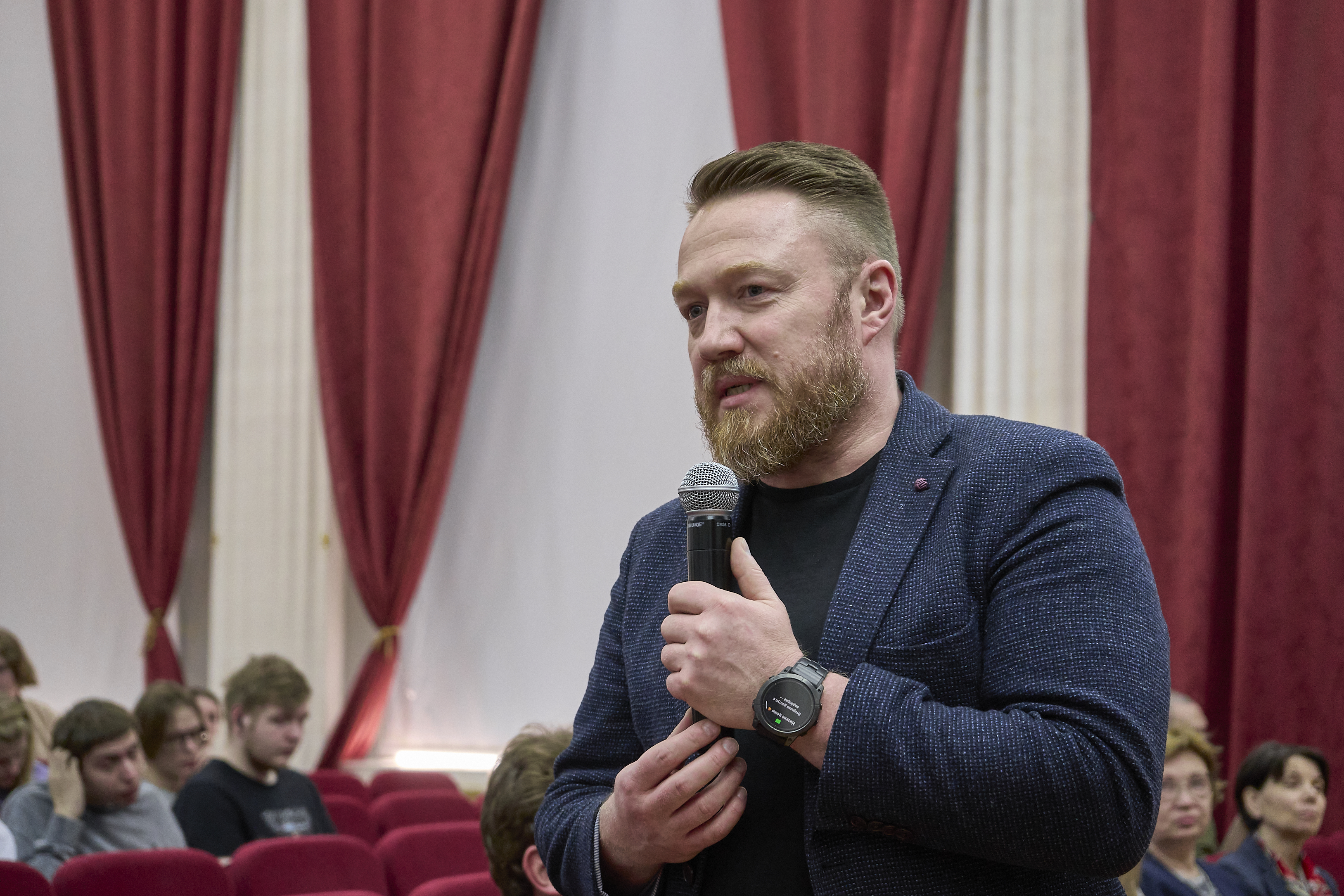 «Винтажные аудитории» и борьба за культуру: в ГУЗ состоялся «Час ректора» в формате открытого диалога