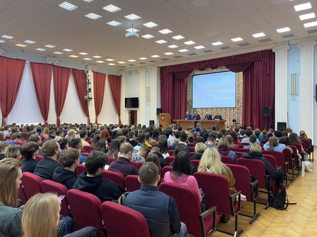13 февраля в Государственном университете по землеустройству прошли занятия со студентами всех курсов и факультетов по действию работников и обучающихся университета при вооруженном нападении