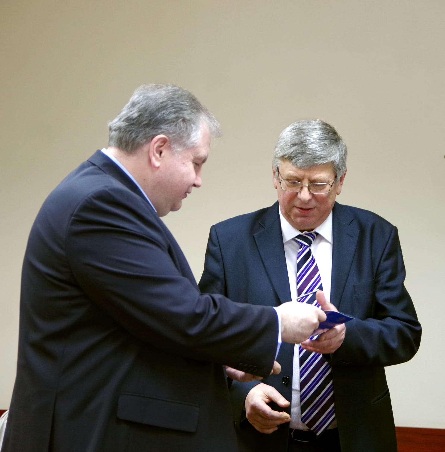 На Учёном совете врио ректора Тимур Валикович Папаскири вручил награды членам коллектива Государственного университета по землеустройству