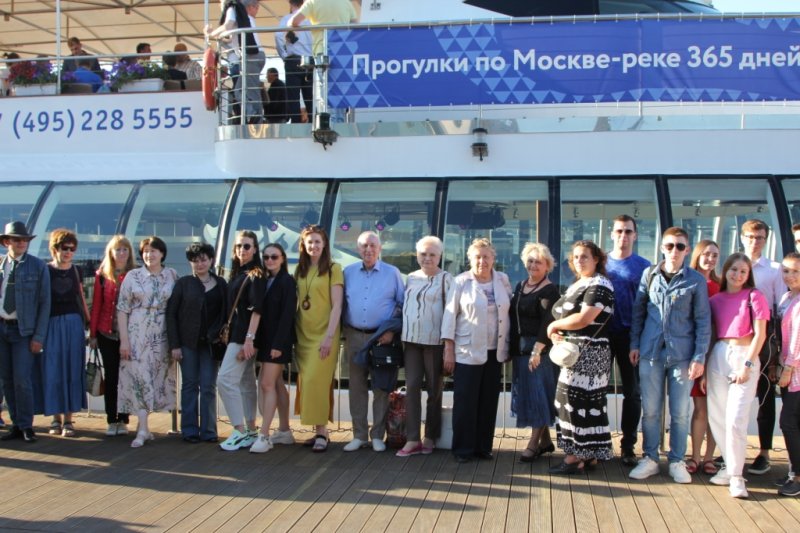 Об участии сотрудников, преподавателей и студентов ГУЗ в речной прогулке по Москве-реке