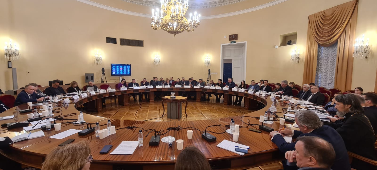 Врио ректора Т.В. Папаскири принял участие в заседании круглого стола «Сельские семьи как хранители традиционных духовно-нравственных ценностей Российской цивилизации»