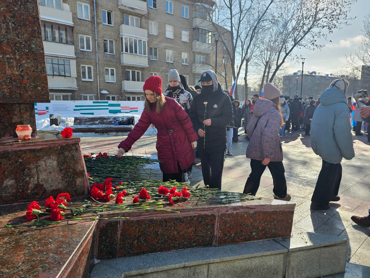 Студенты ГУЗ возложили цветы у Мемориала Защитникам Москвы