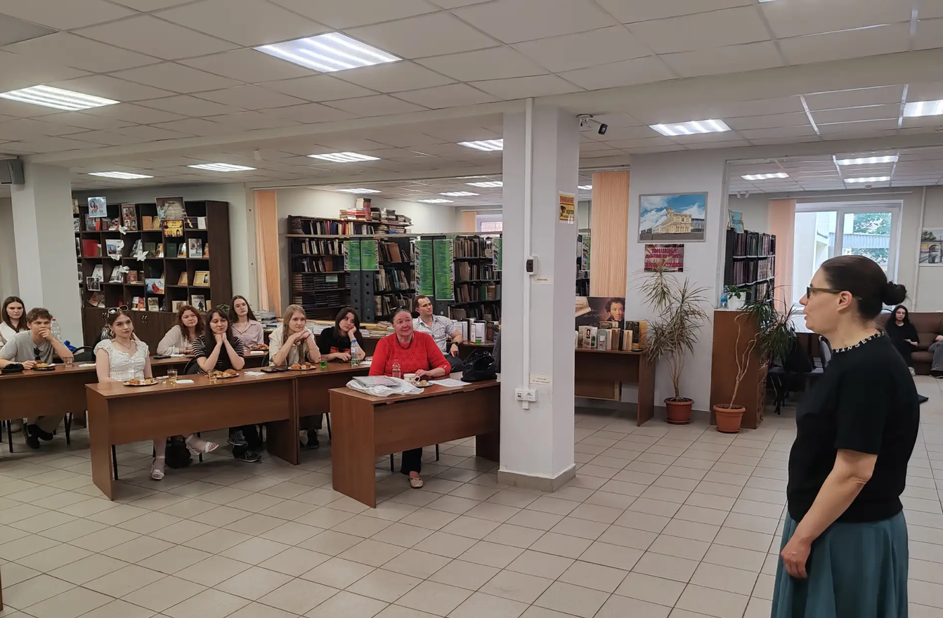 Клуб «ПоЧитатели» ГУЗ собрал гостей на праздник русского языка, Пушкина и России