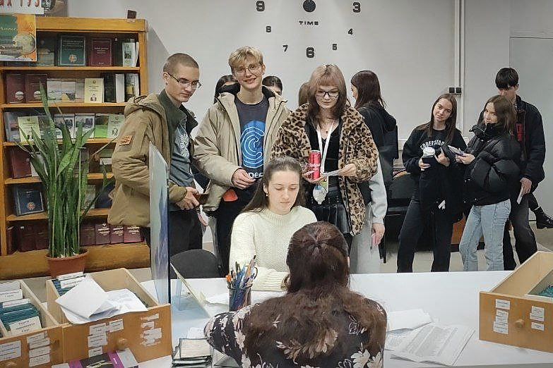 Зачислен в гильдию искателей знаний ГУЗ. Тайны библиотечных лабиринтов открыты!