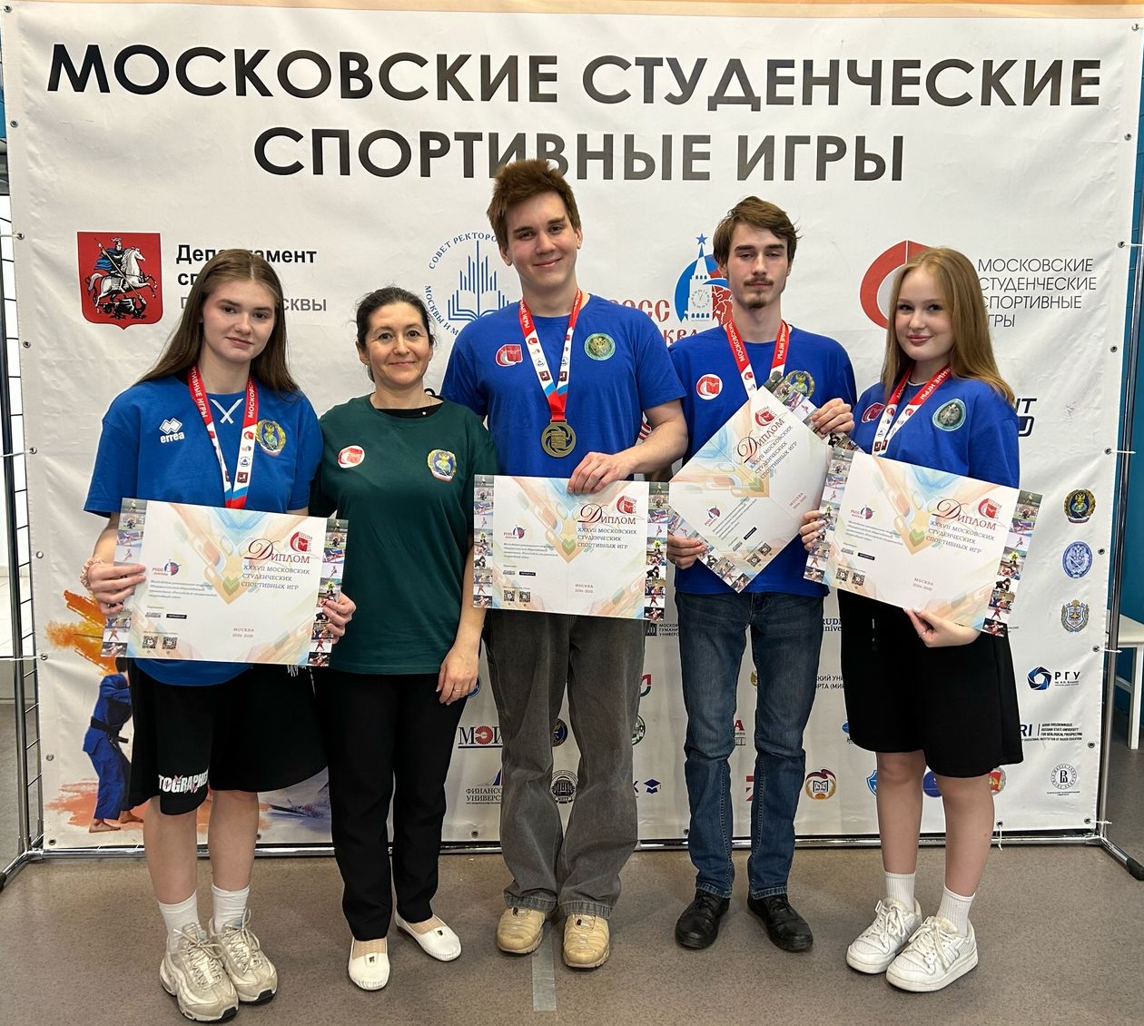 Золотая меткость: команда ГУЗ победила в столичных соревнованиях по дартсу