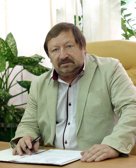 Поздравляем заведующего кафедрой почвоведения, экологии и природопользования В.В. Вершинина  с присвоением почетного звания "Заслуженный работник высшей школы Российской Федерации"!