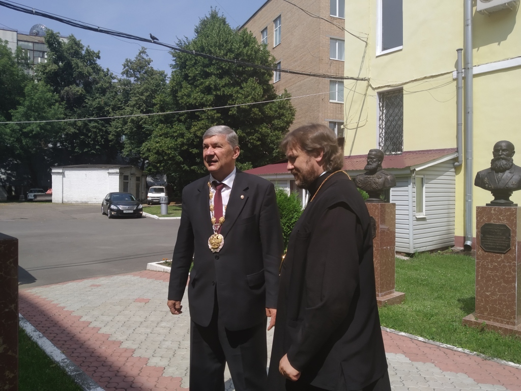 8 июля 2020 года Государственный университет по землеустройству с ознакомительным визитом посетил новый настоятель Богоявленского кафедрального собора г. Москвы епископ Фома