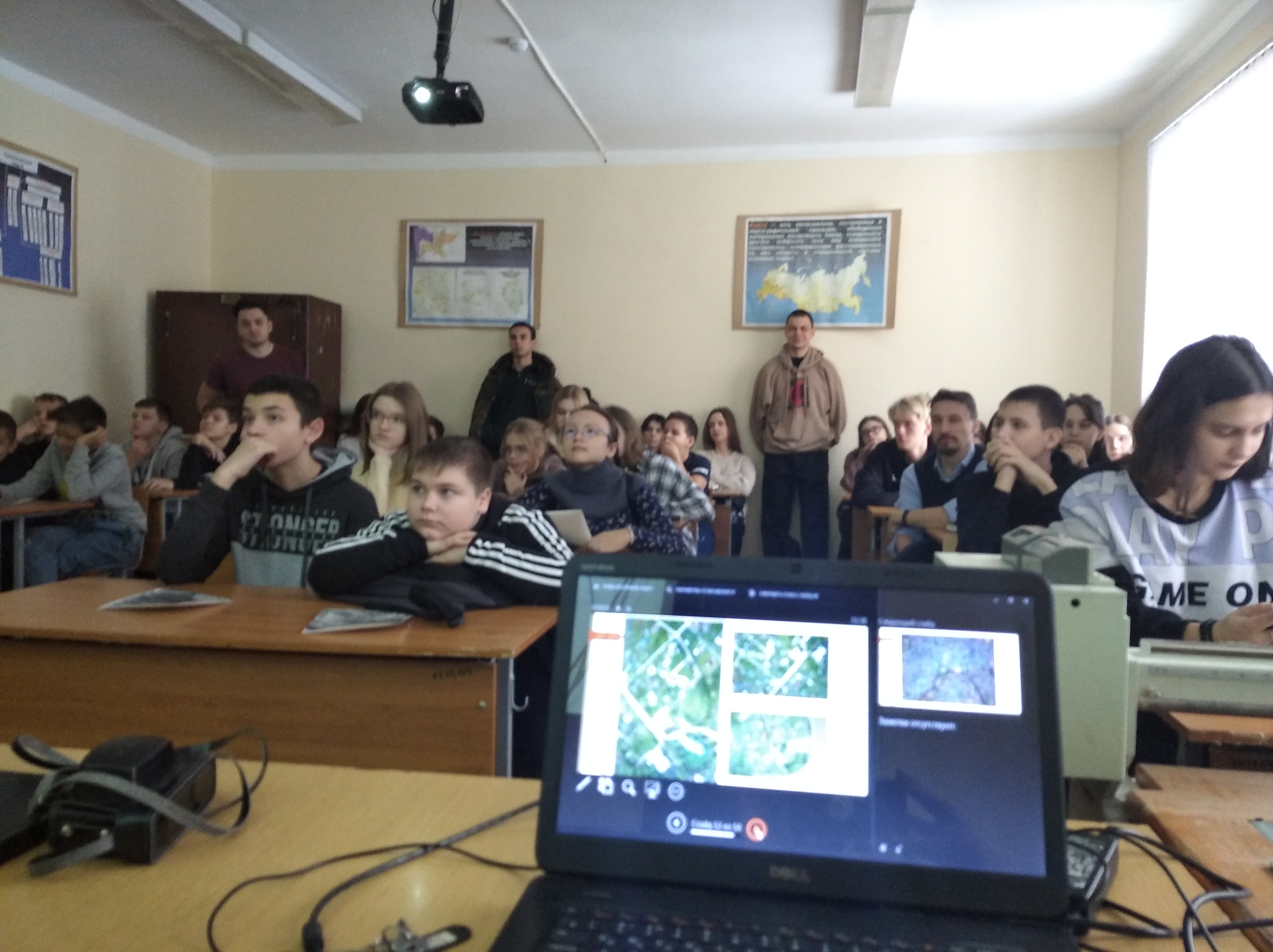 На кафедре дистанционного зондирования и цифровой фотографии в рамках программы «Университетские субботы московского школьника» 19 ноября прошел мастер-класс «Ручная фотопечать – особенности и возможности»