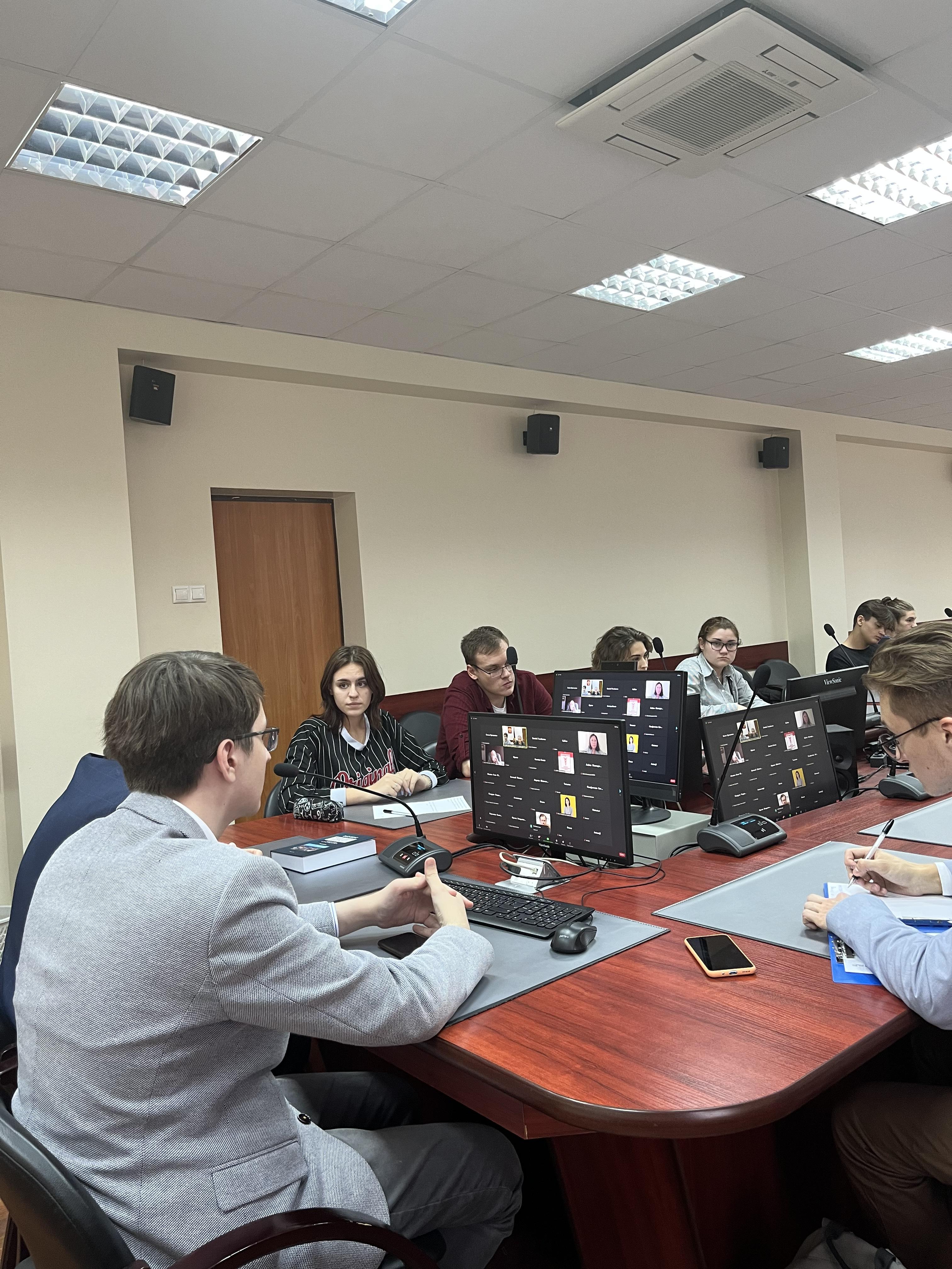 Какими критериями должны обладать оценщики: в ГУЗ обсудили перспективы взаимодействия субъектов оценочной деятельности