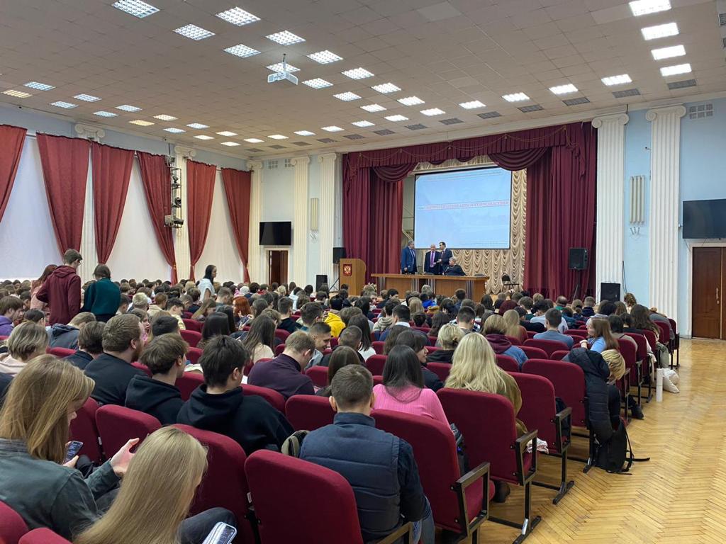 13 февраля в Государственном университете по землеустройству прошли занятия со студентами всех курсов и факультетов по действию работников и обучающихся университета при вооруженном нападении