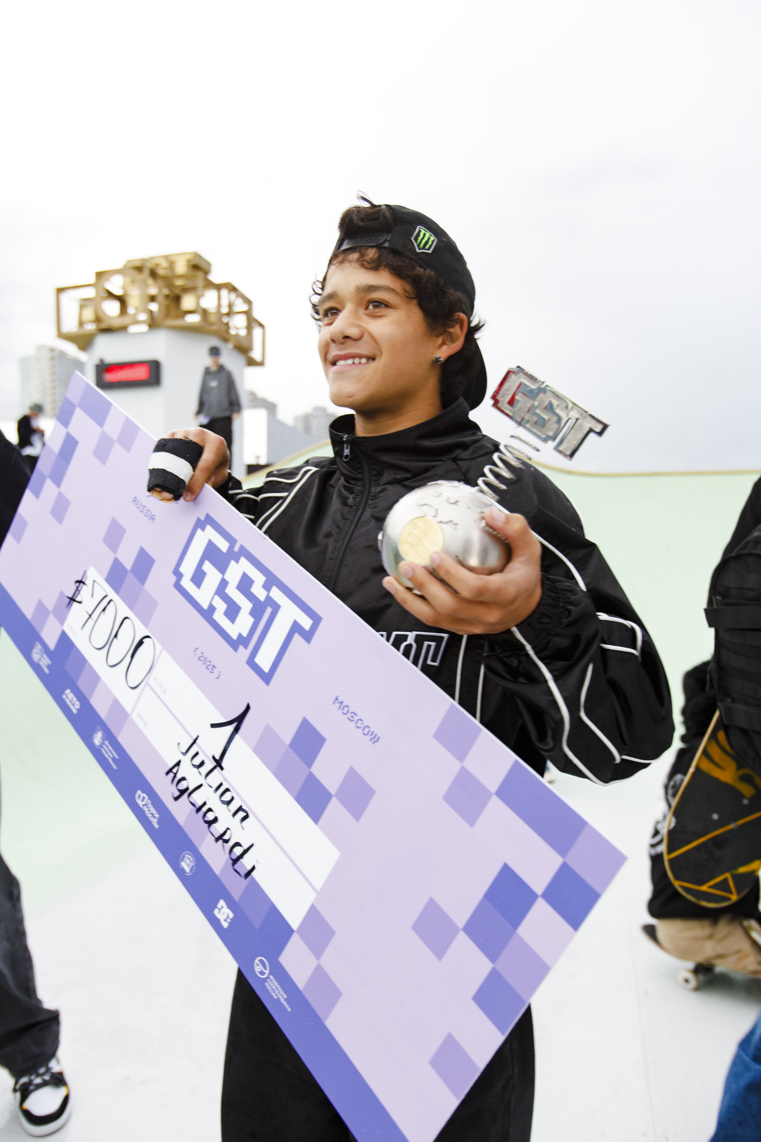 Студенты ГУЗ зарядились энергией мирового спорта на фестивале Grand Skate Tour 2025 в Москве