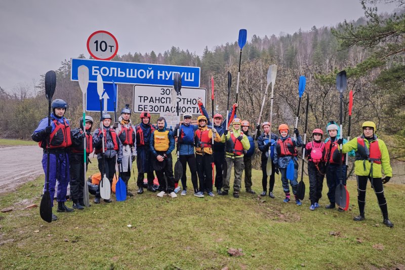 Турклуб ГУЗ «СамБыл» преодолел 140 километров по реке Нугуш: дожди, жара и 9 Мая в поезде