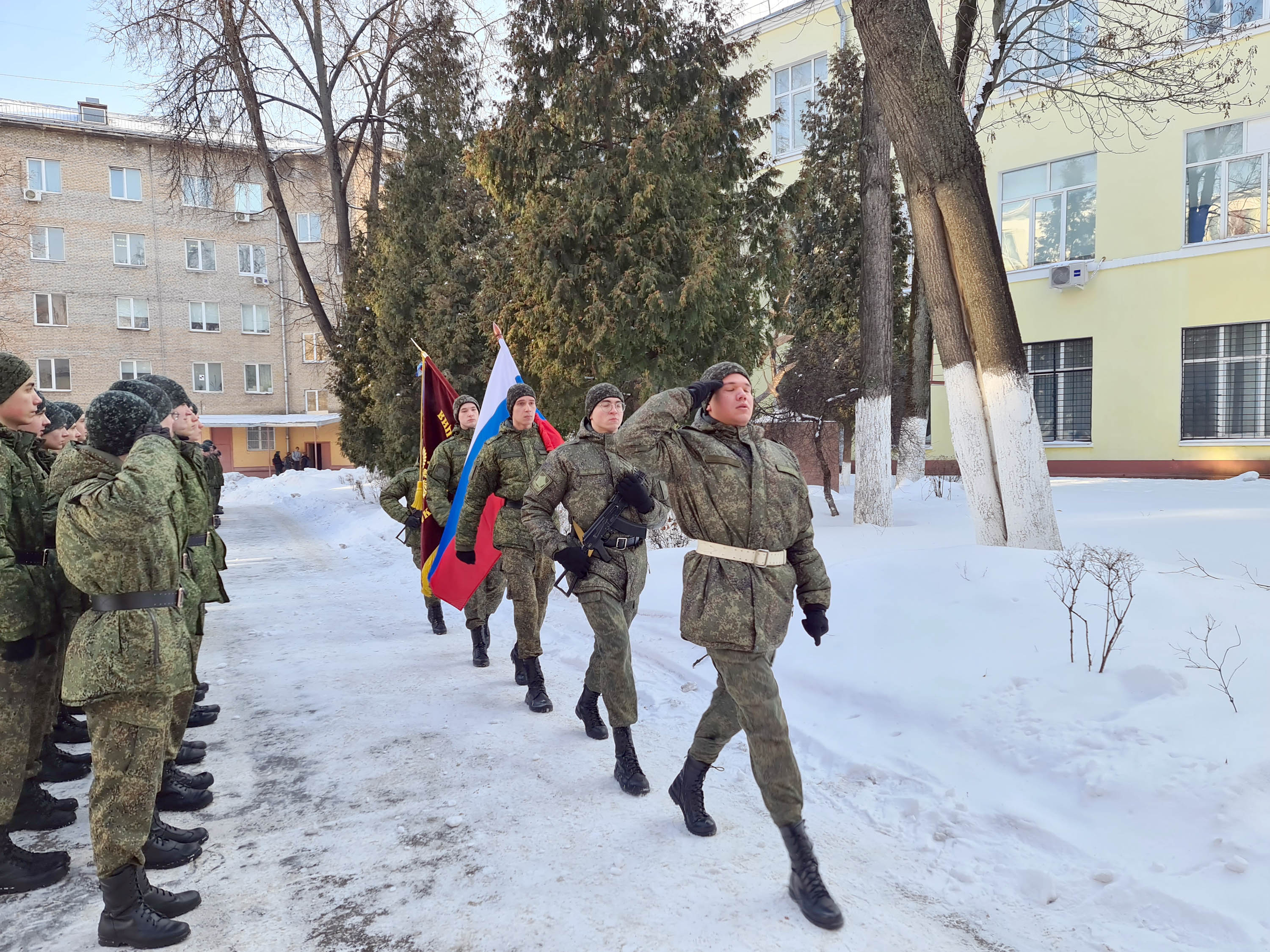 В Государственном университете по землеустройству прошли торжественные мероприятия, посвященные 23 февраля