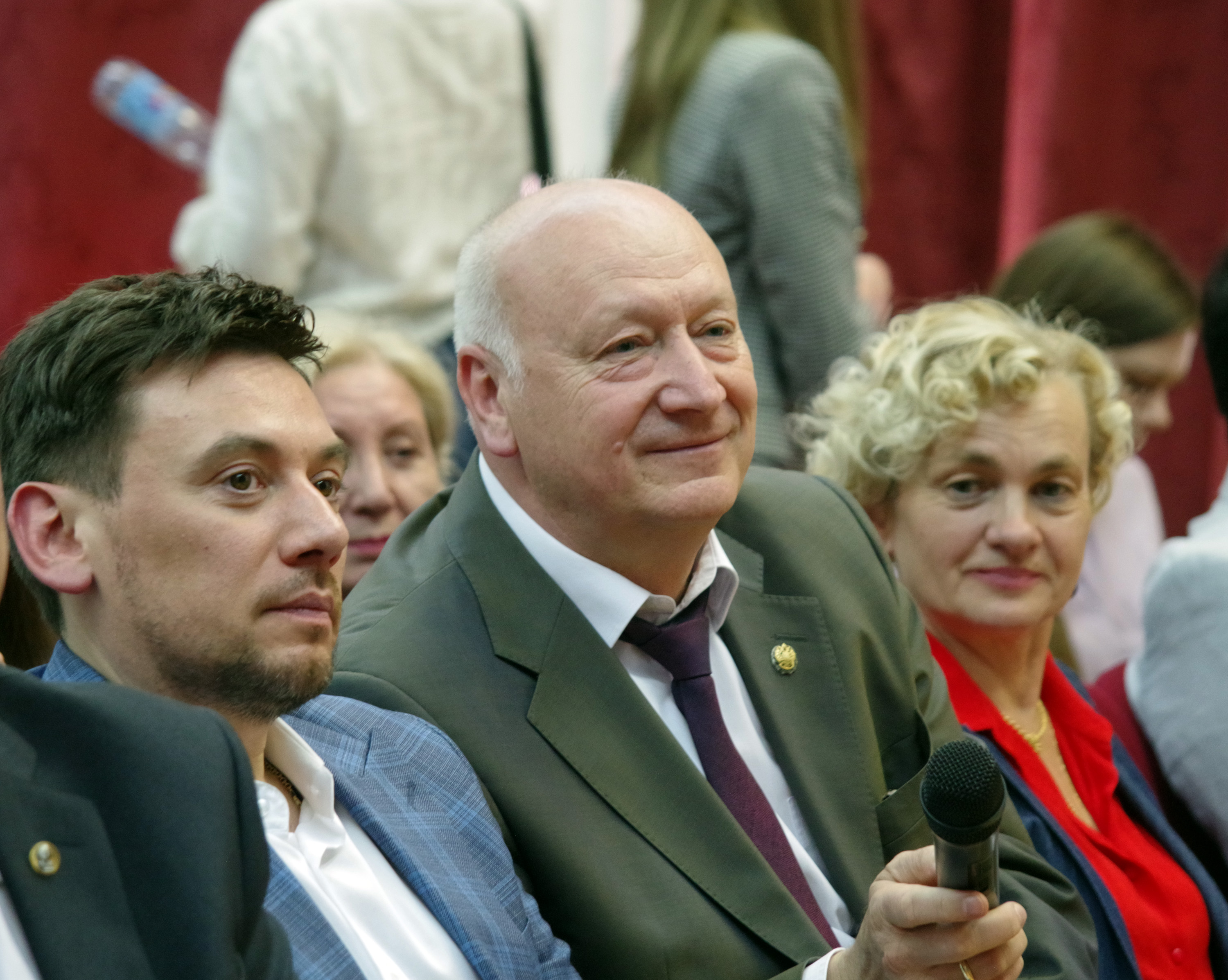 В рамках духовно-нравственно-патриотического воспитания в ГУЗ состоялась встреча архиепископа Одинцовского и Красногорского Фомы и профессора Московской Духовной Академии А.И. Осипова со студенчеством