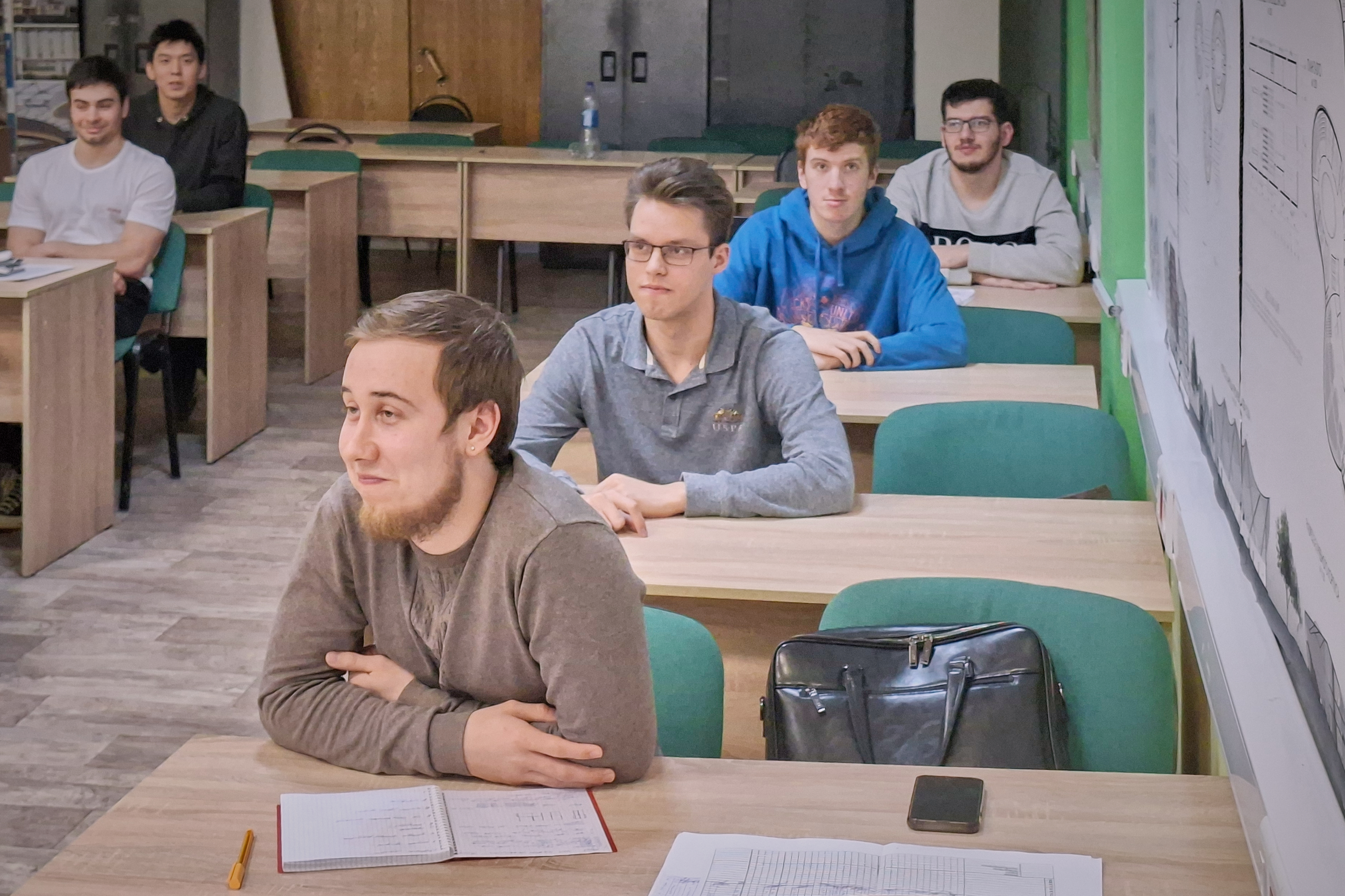 Студенты ГУЗ примерили роли судей и адвокатов на деловых играх по земельным спорам