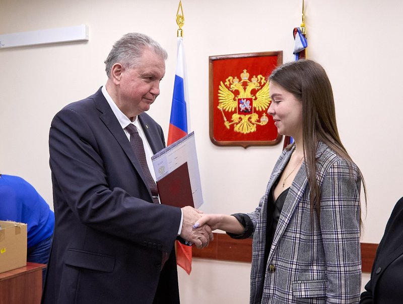 В новую жизнь: юристам-магистрантам ГУЗ вручили дипломы о высшем образовании