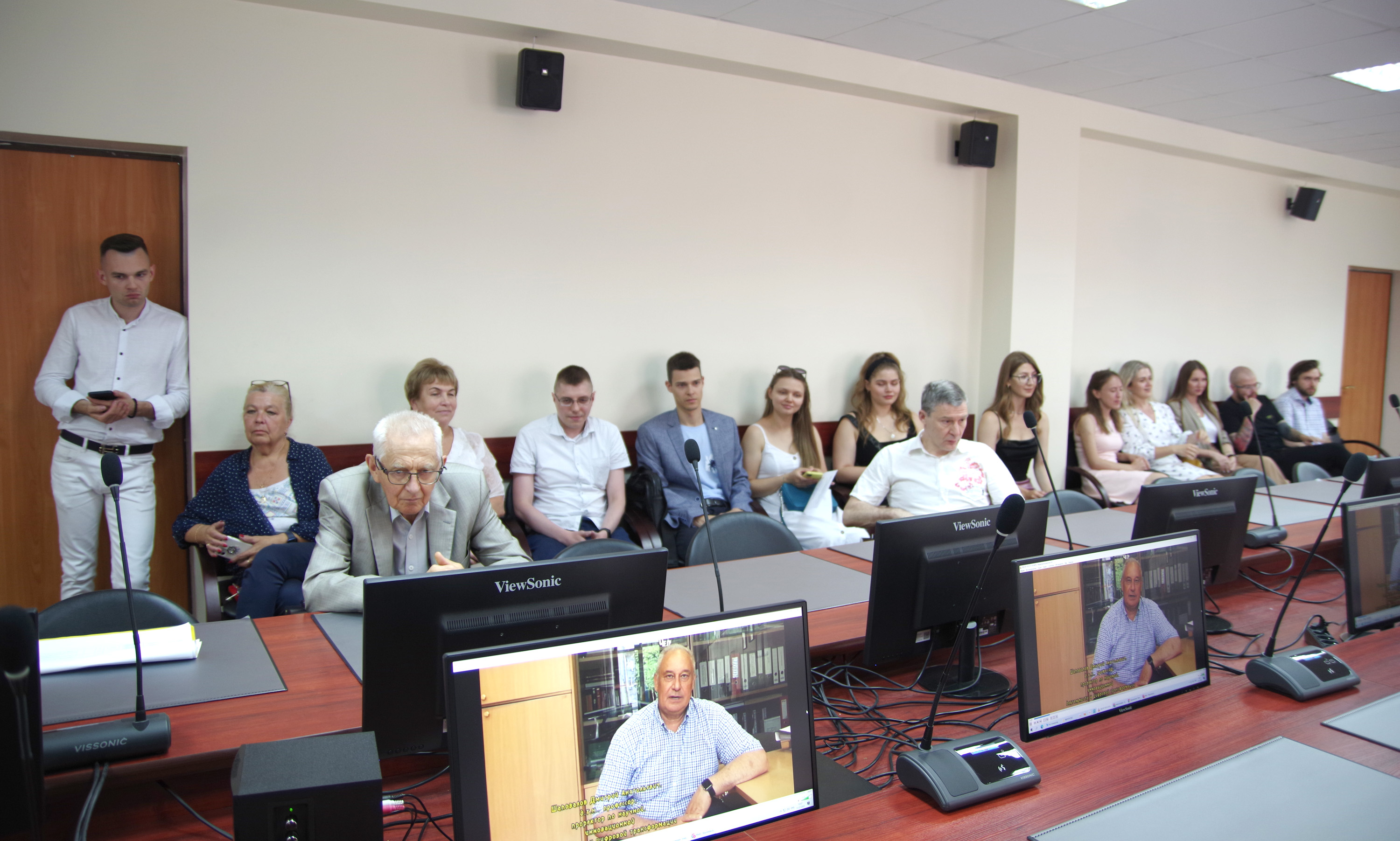 Поздравляем выпускников аспирантуры 2022 года!