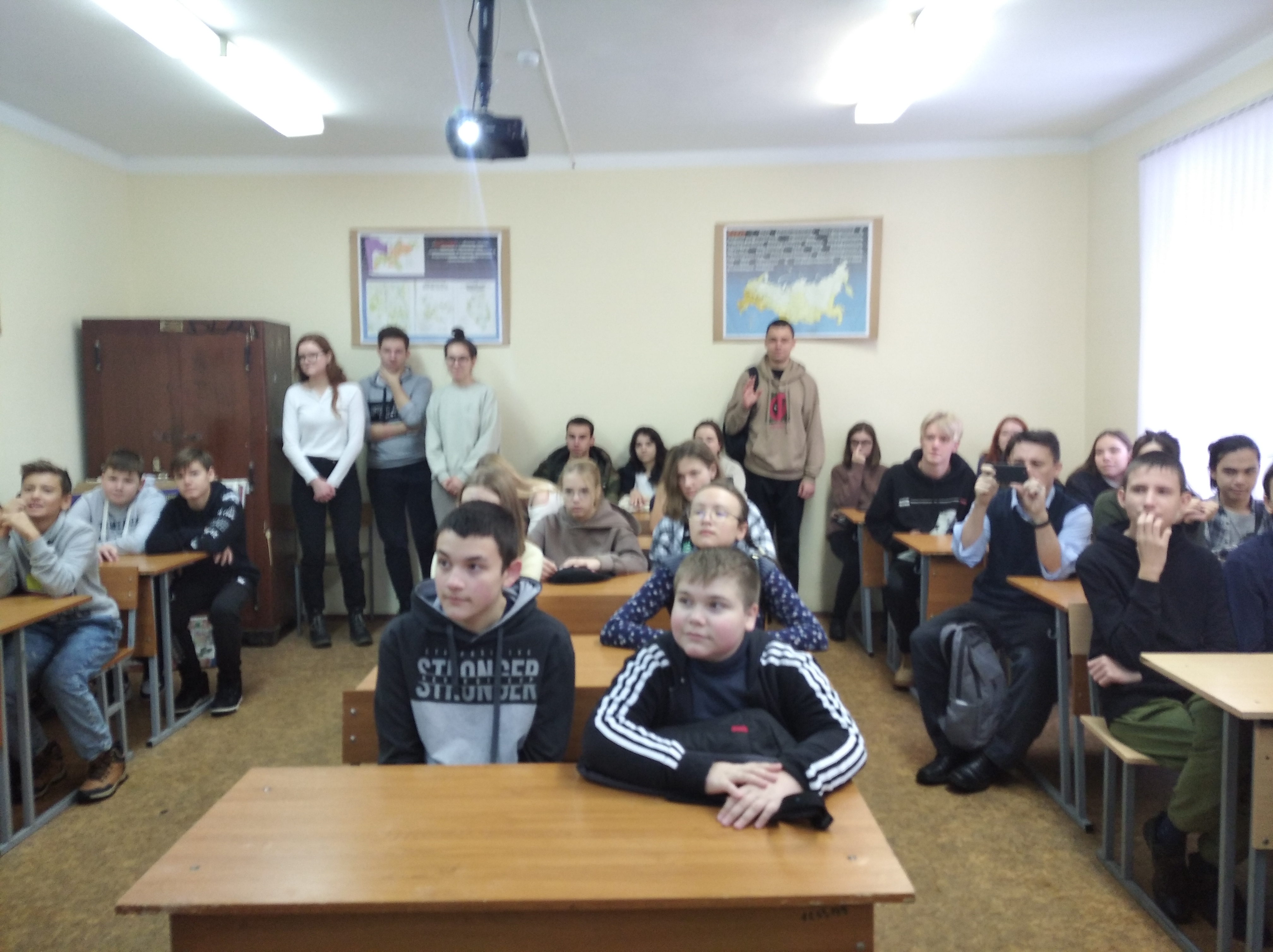 На кафедре дистанционного зондирования и цифровой фотографии в рамках программы «Университетские субботы московского школьника» 19 ноября прошел мастер-класс «Ручная фотопечать – особенности и возможности»