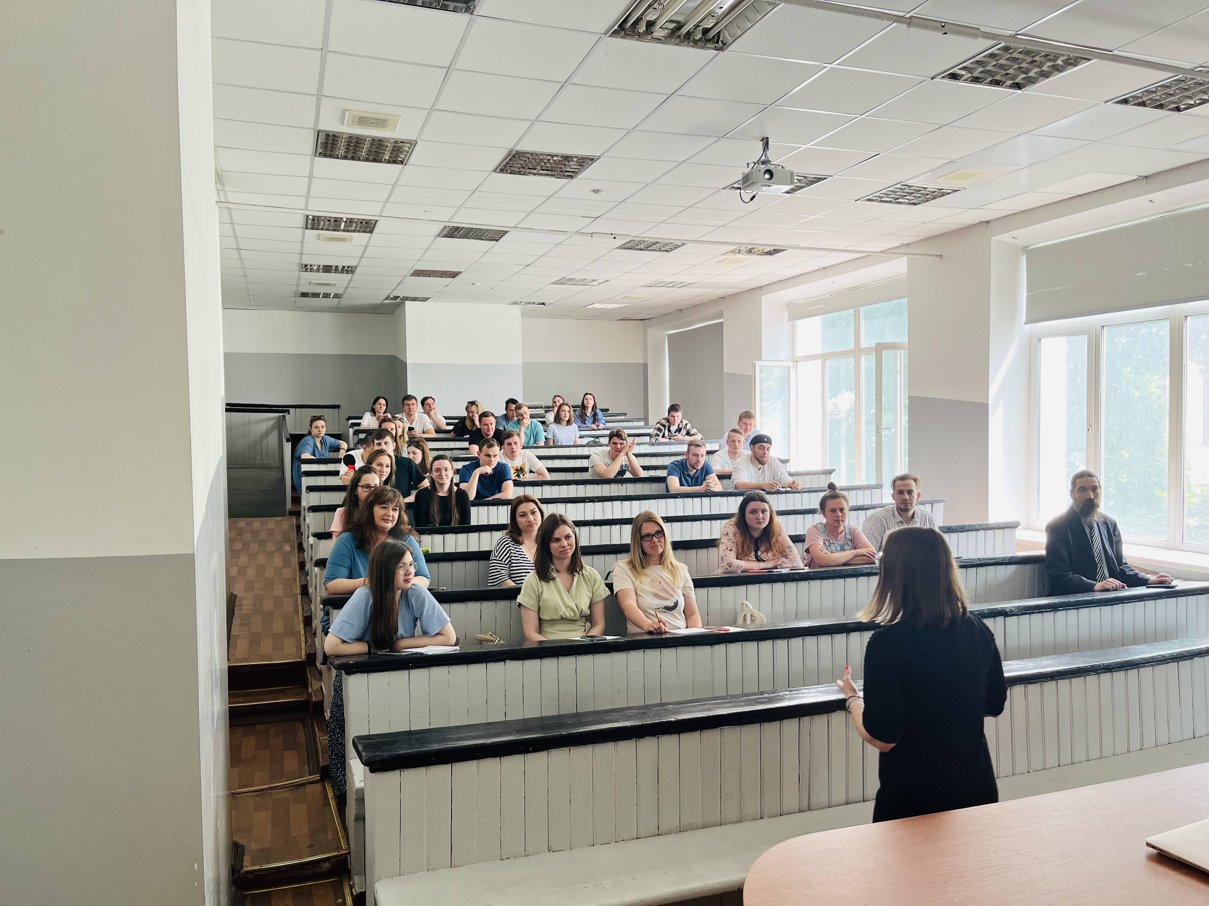 На кафедре земельного права состоялась  очередная открытая лекция преподавателя-практика