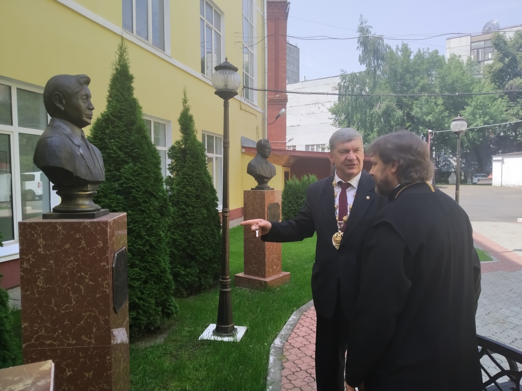 8 июля 2020 года Государственный университет по землеустройству с ознакомительным визитом посетил новый настоятель Богоявленского кафедрального собора г. Москвы епископ Фома