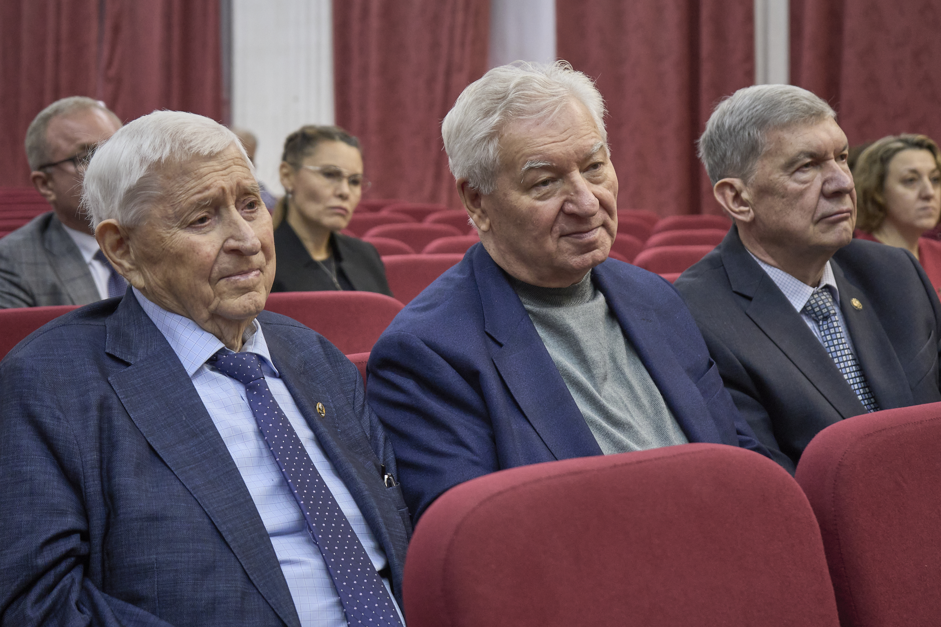 Нормативная база для развития, внутренние коммуникации и новая образовательная программа: ключевые решения Учёного совета ГУЗ