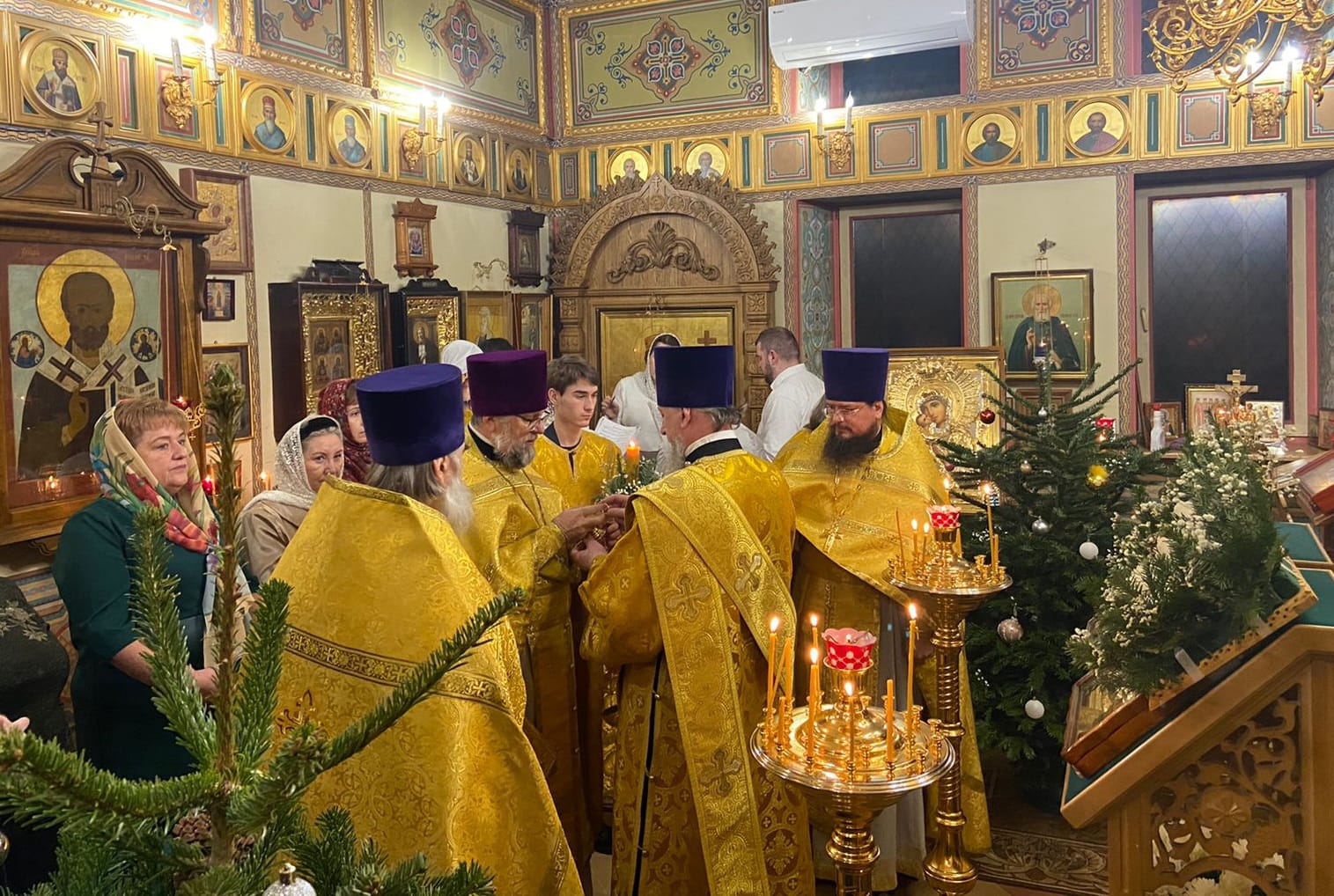 Рождество Христово: в домовом храме ГУЗ прошло праздничное богослужение