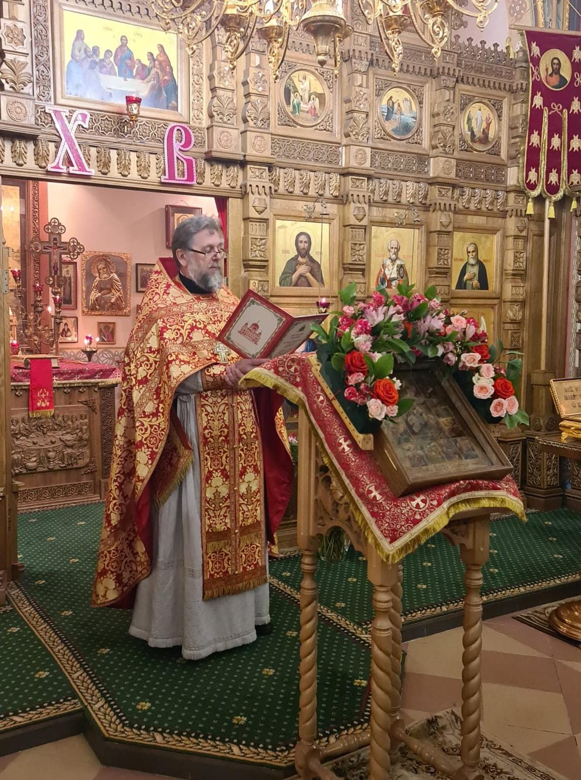 В Домовом храме ГУЗ были совершены Пасхальная Утреня и Литургия