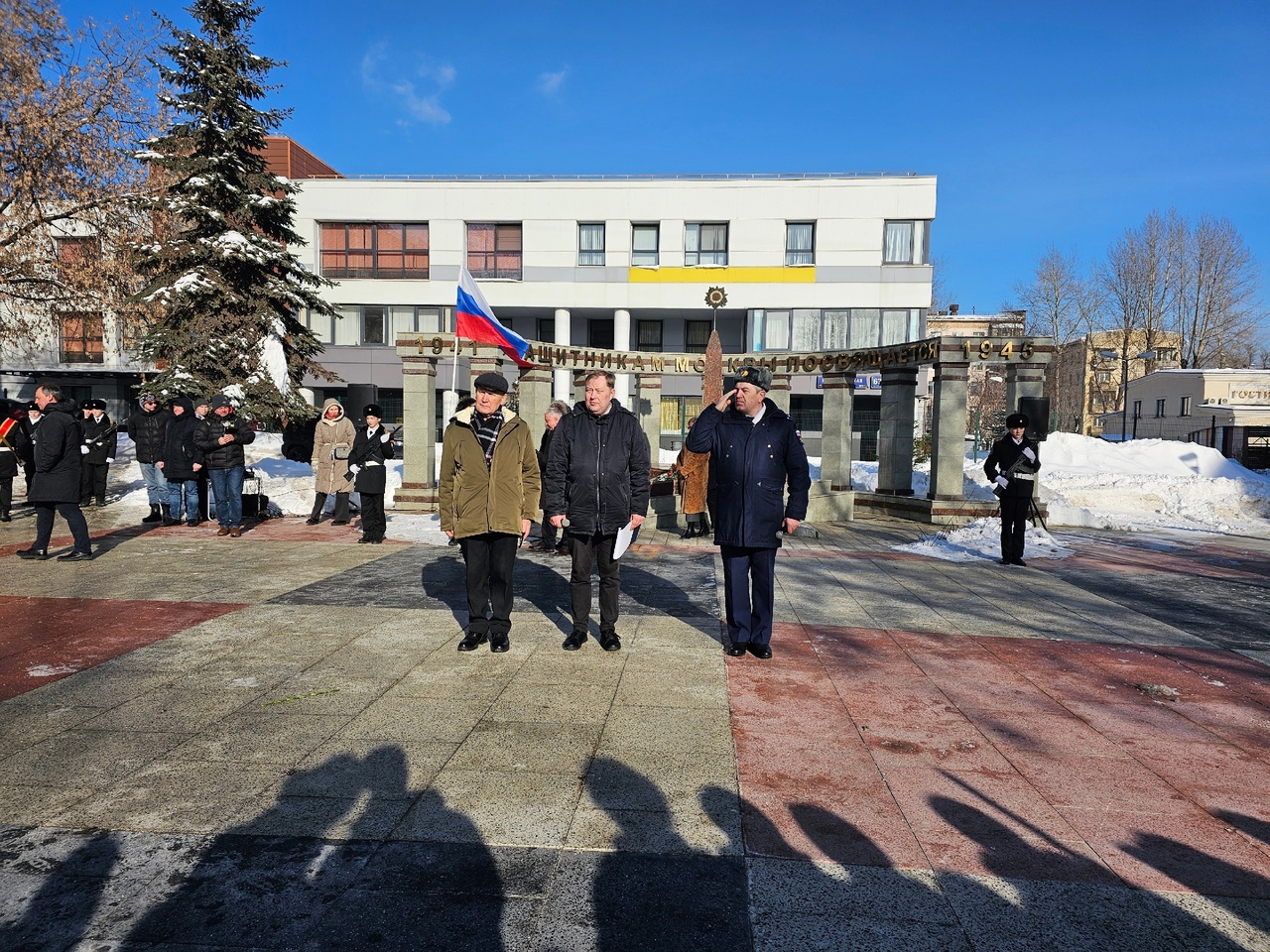 Студенты ГУЗ возложили цветы у Мемориала Защитникам Москвы