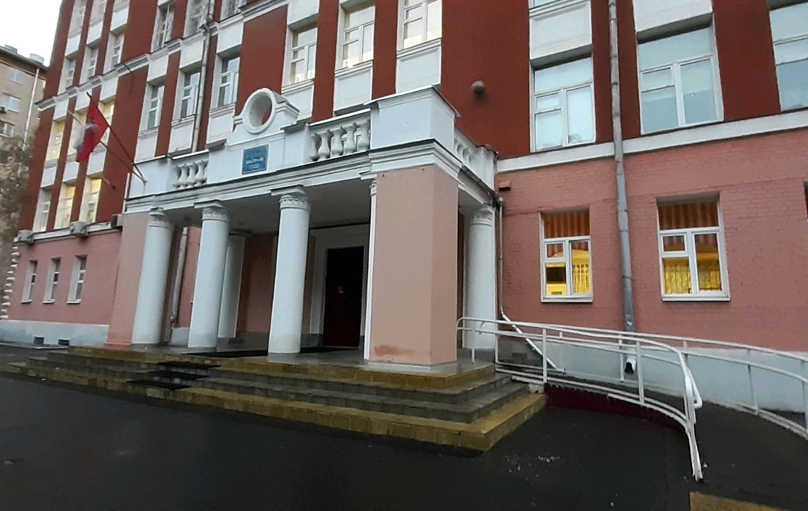 Сотрудники ГУЗ провели в московской школе день профориентации 