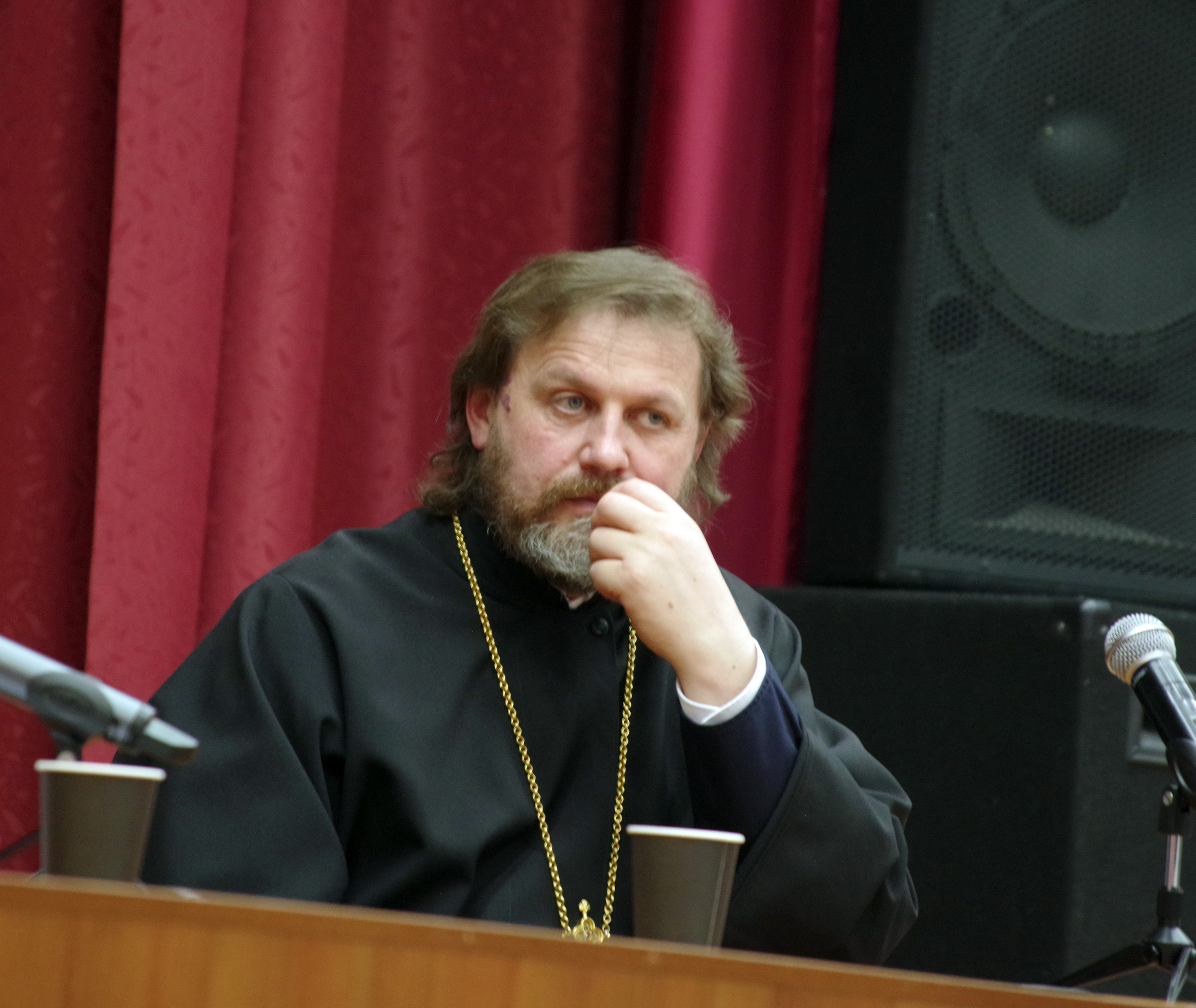 В рамках духовно-нравственно-патриотического воспитания в ГУЗ состоялась встреча архиепископа Одинцовского и Красногорского Фомы и профессора Московской Духовной Академии А.И. Осипова со студенчеством