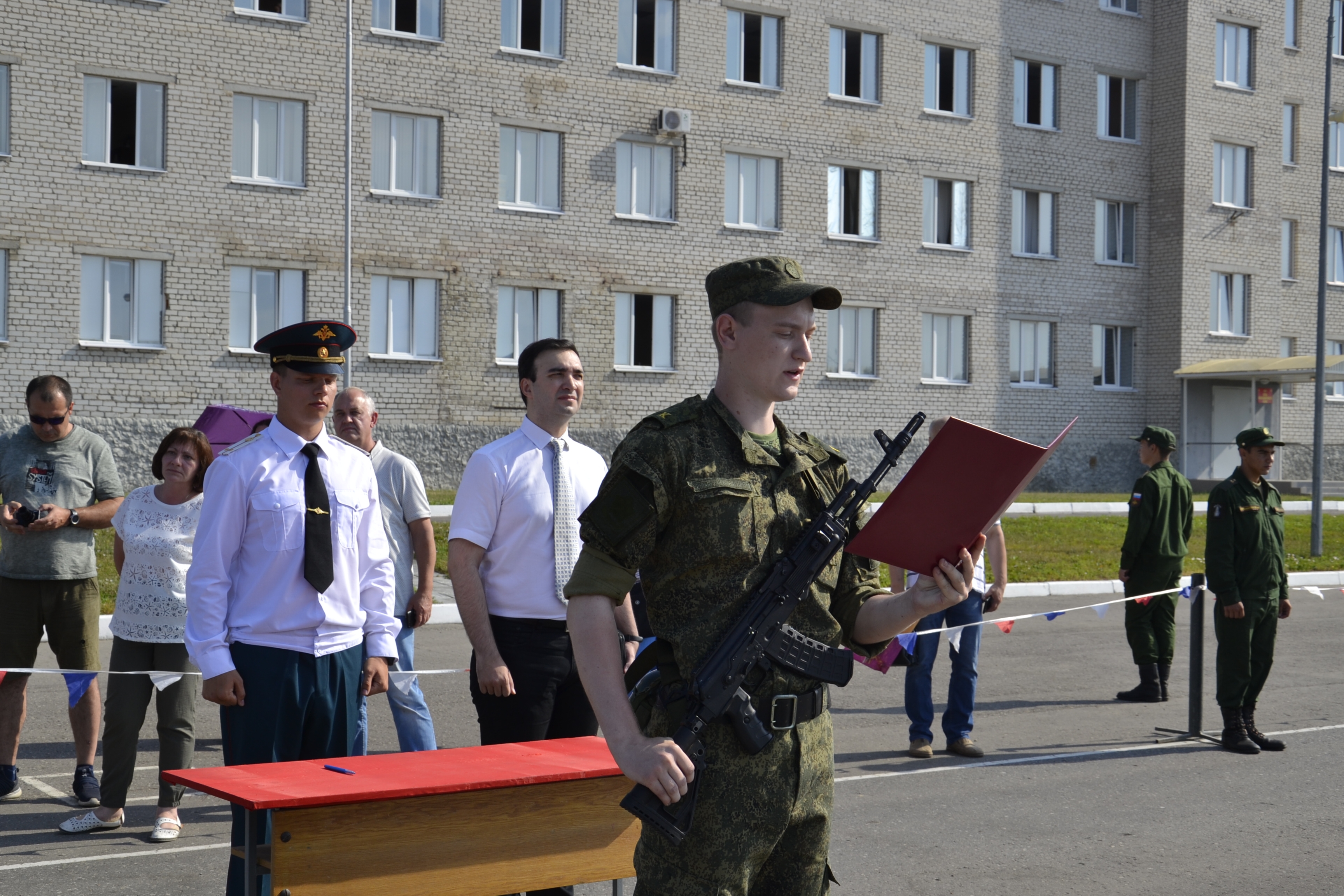 Студенты Государственного университета по землеустройству, обучающиеся в Военном учебном центре, успешно прошли военно-учебные сборы в воинских частях инженерных войск Вооруженных сил Российской Федерации