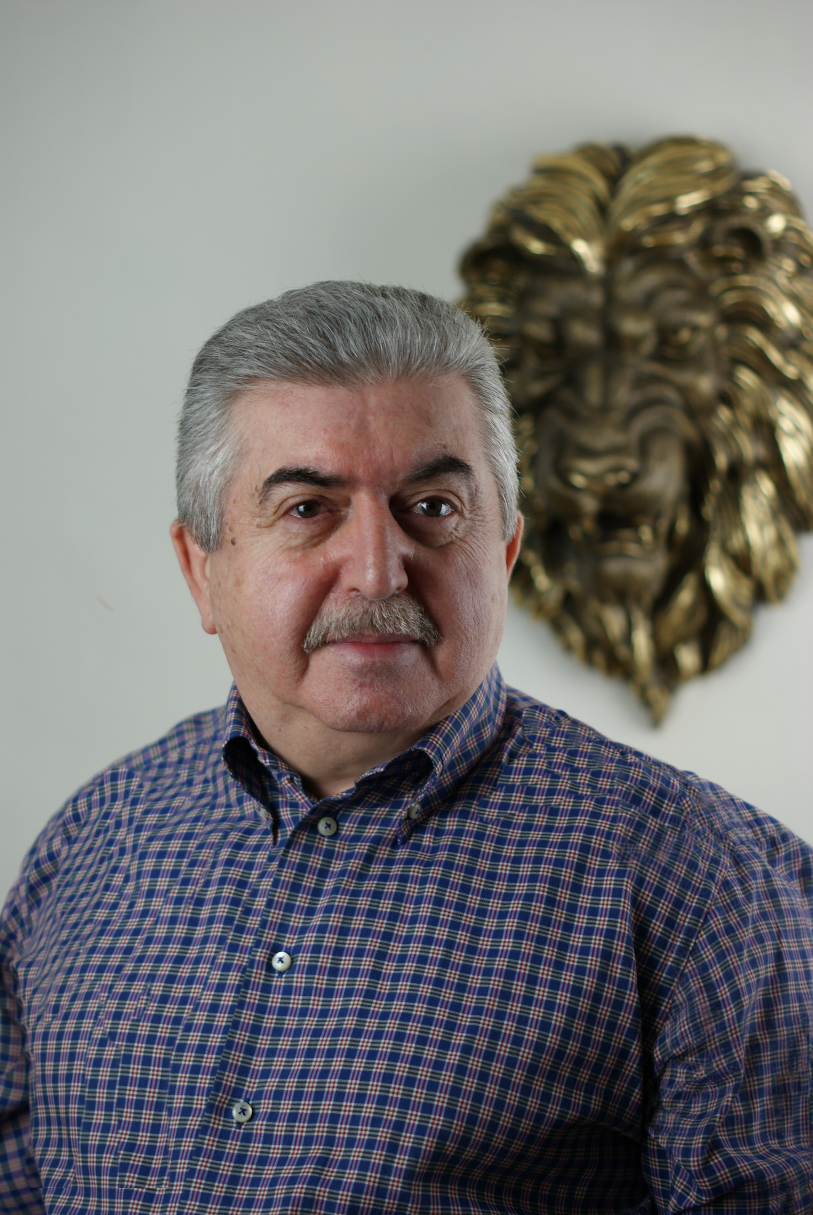 Приглашаем на выставку картин «По волнам моей памяти» живописца Левона Восканяна